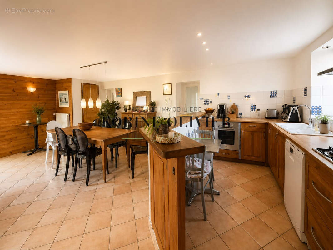 Maison en pierre de caractère   215 m2 Vue Ardèche - photo 10