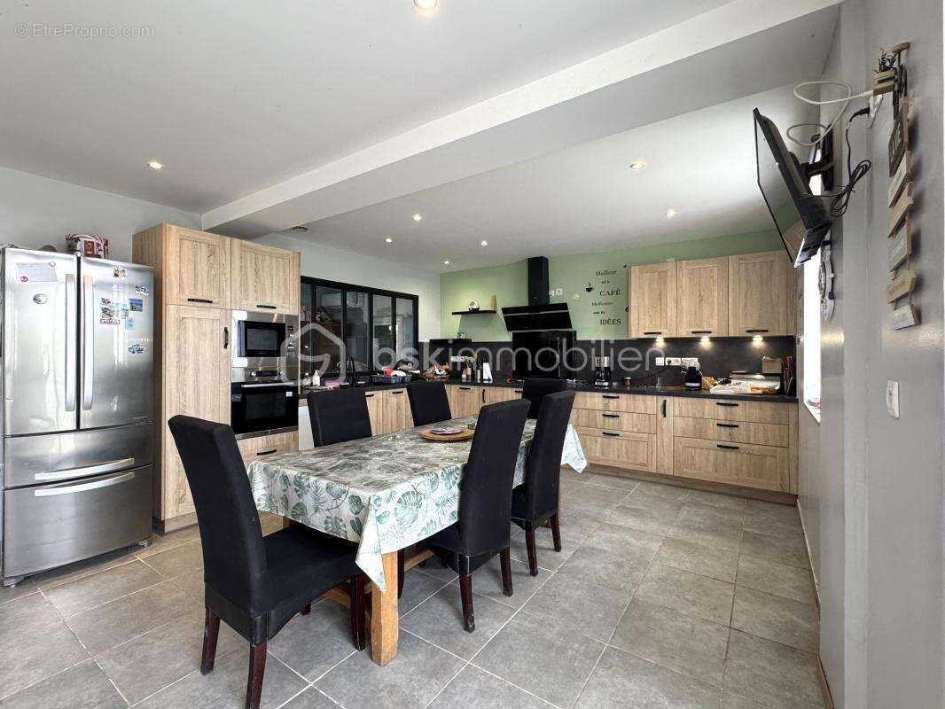 Maison à SAINT-GENGOULPH