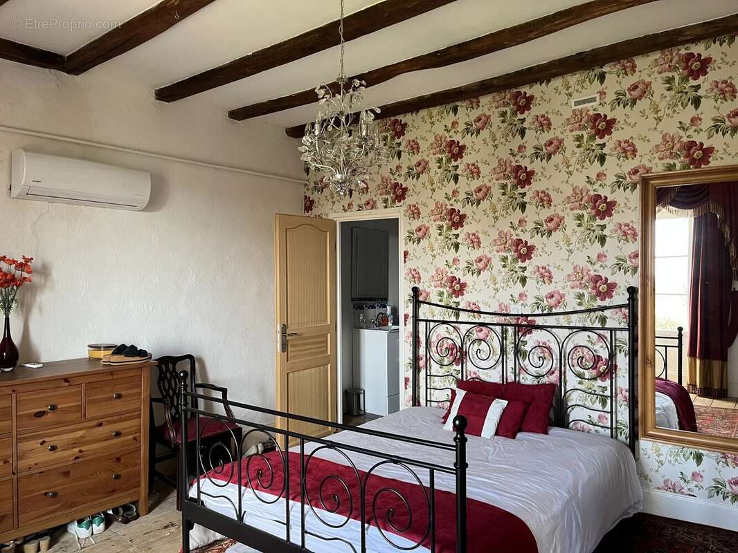 Maison à THIAT