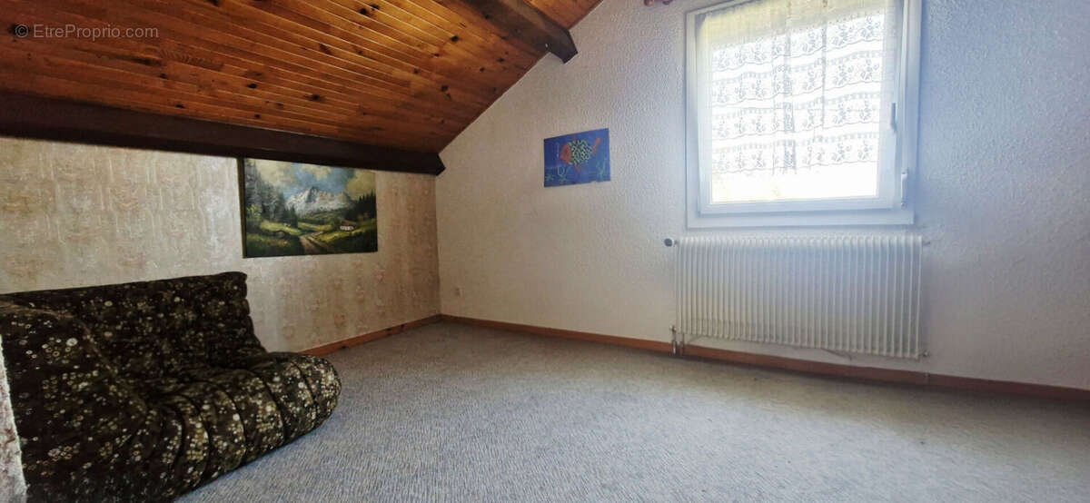 Maison à MAMIROLLE