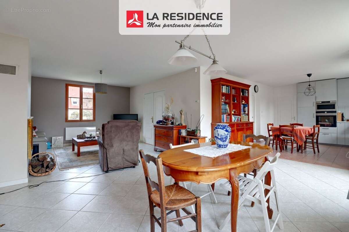 Maison à MAREIL-SUR-MAULDRE