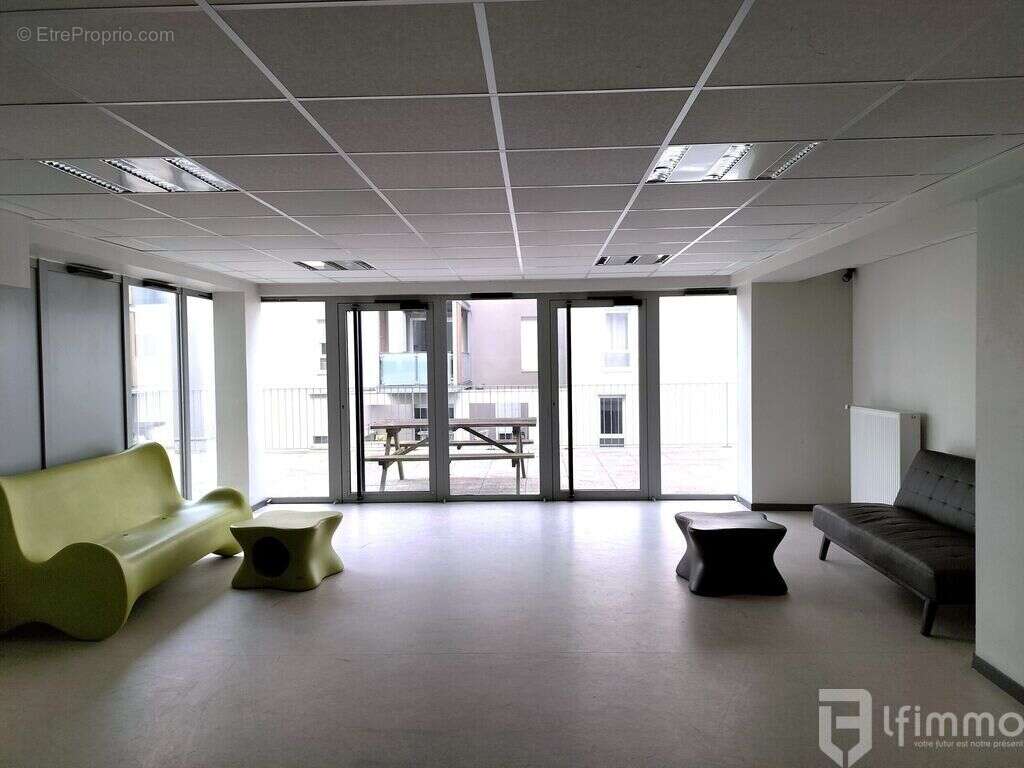 Investissement locatif - Studio loué + parking - Revenus 4 848 € - photo 8