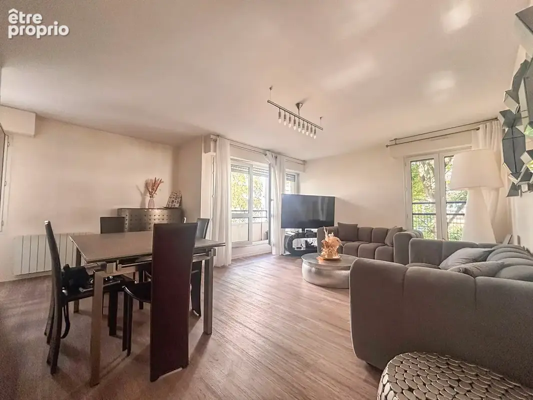 Appartement à PARIS-19E