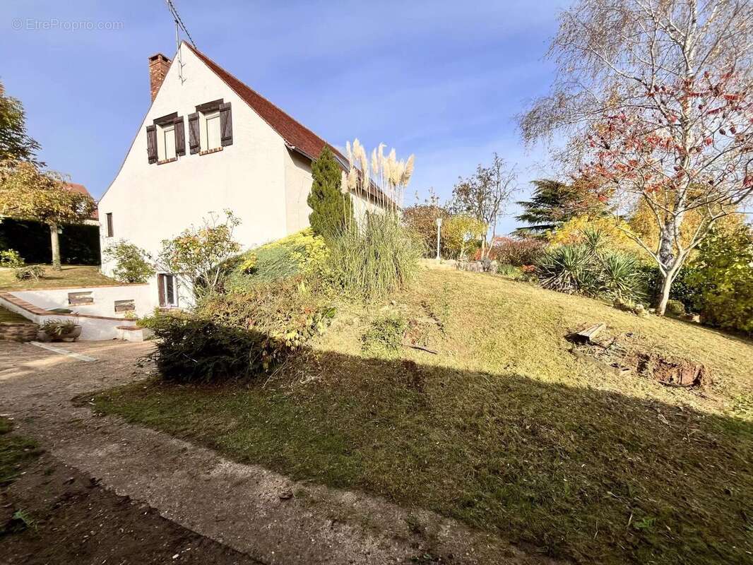 Maison à SAINT-ARNOULT-EN-YVELINES