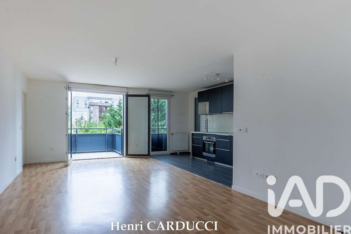 Photo 4 - Appartement à GENNEVILLIERS