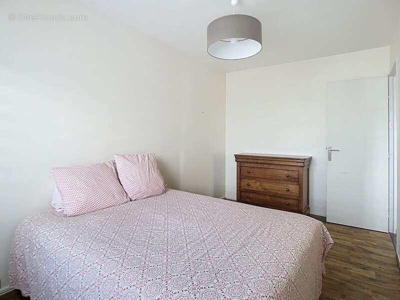 Appartement à SAINT-CYR-SUR-LOIRE