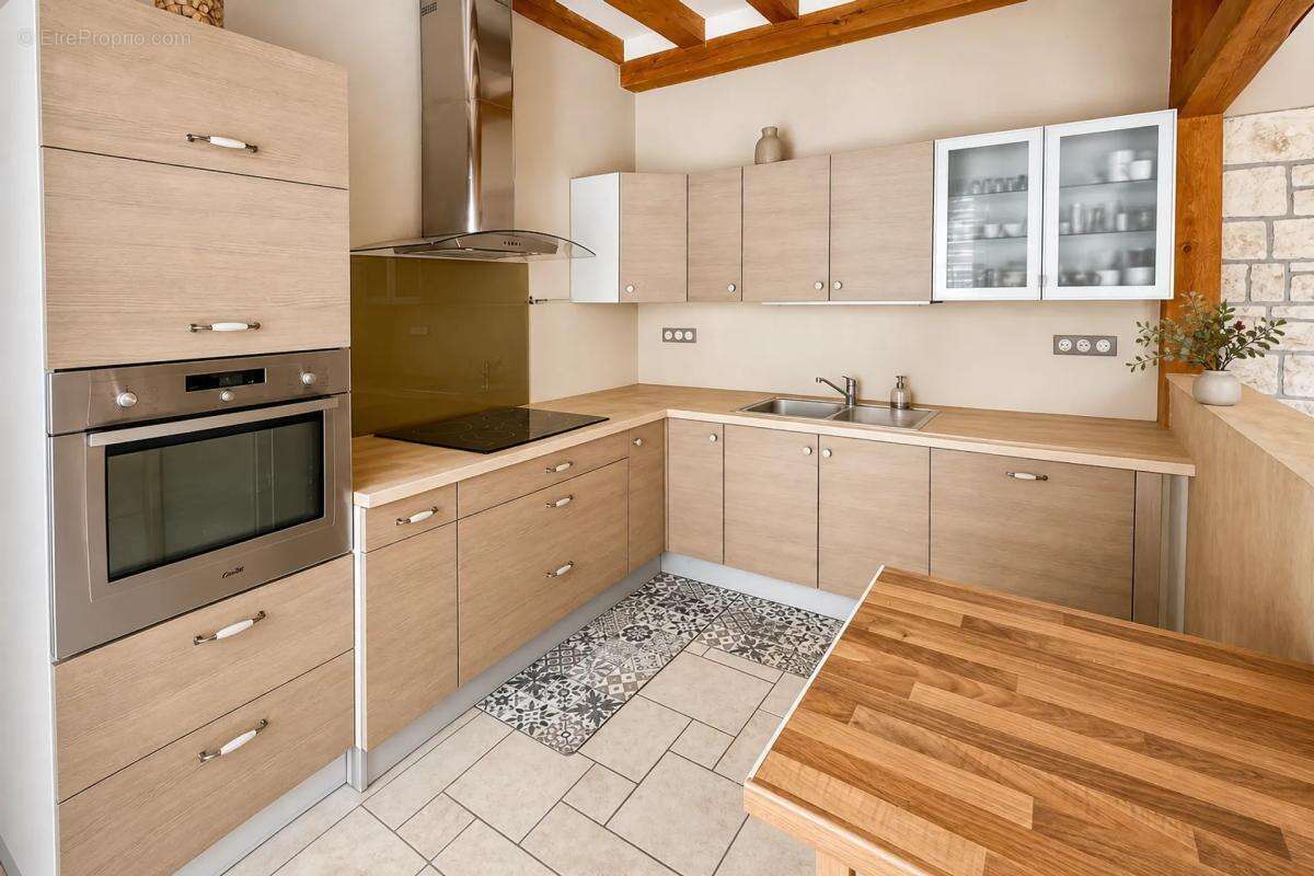 Charmante Maison spacieuse 8 pièces datant de 1870 - photo 2