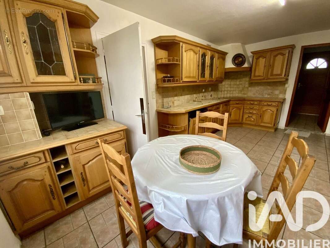 Maison 206 m² à Evry  - photo 4