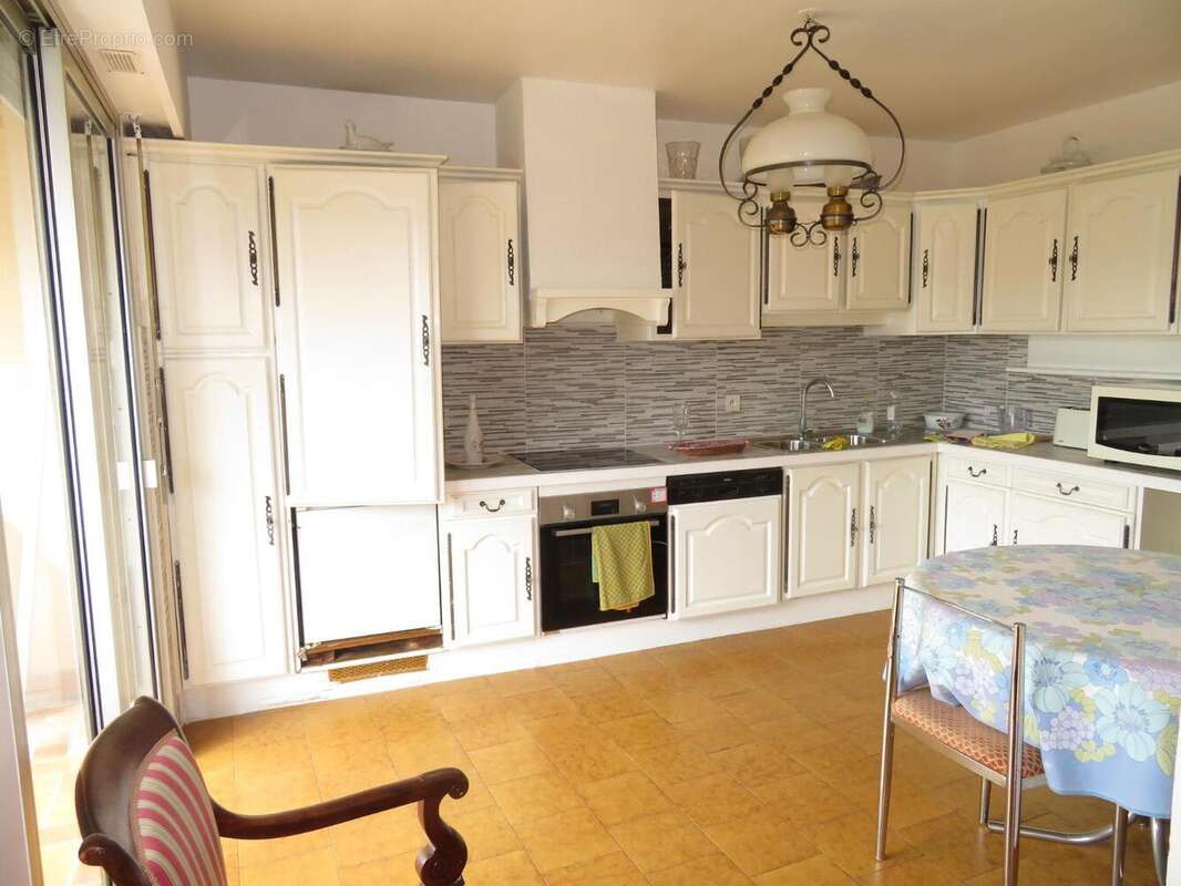   - Appartement à DRAGUIGNAN