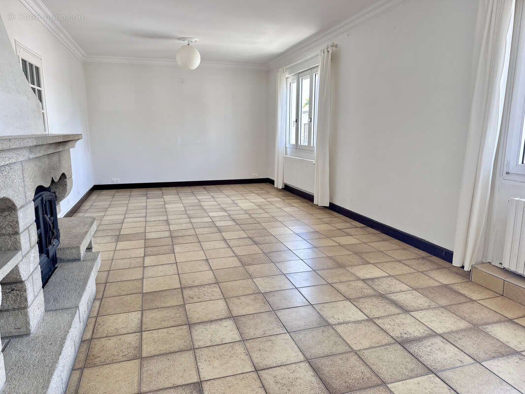 Appartement spacieux de 107 m2 - emplacement privilélégié et cadre de vie agréable - photo 4