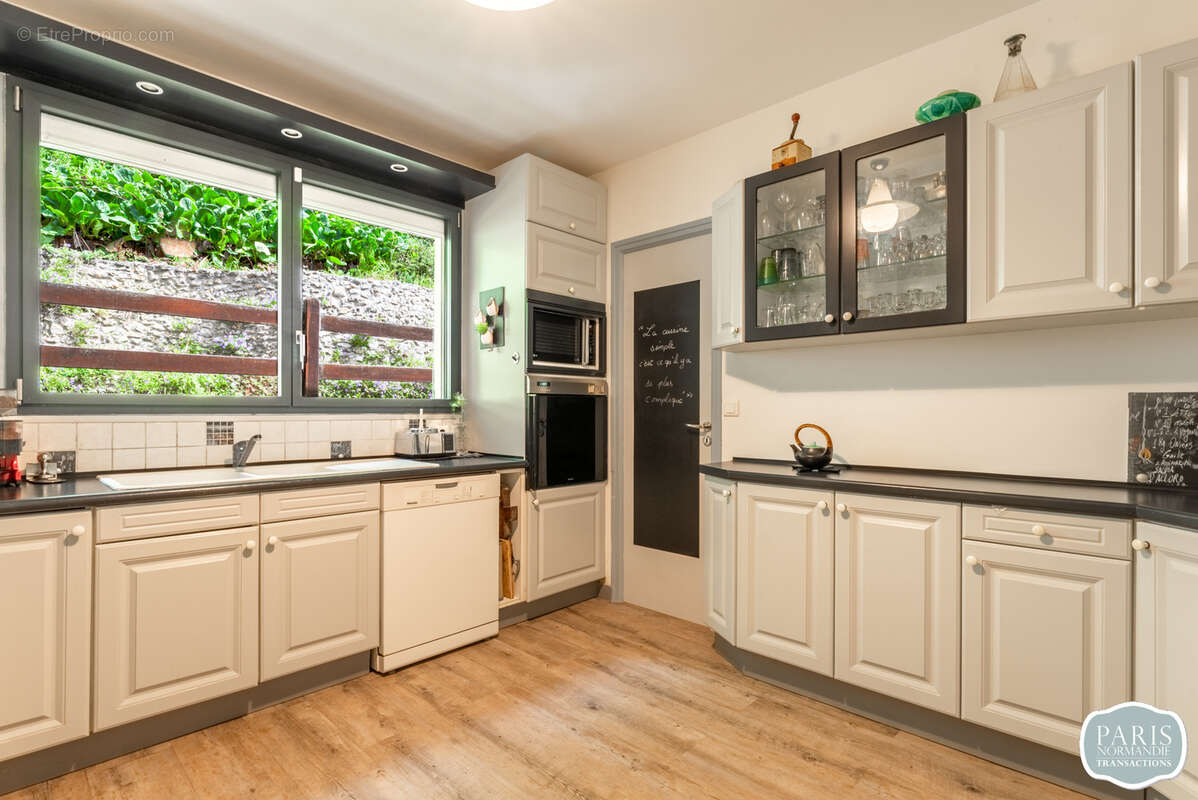 Maison à LE MESNIL-ESNARD