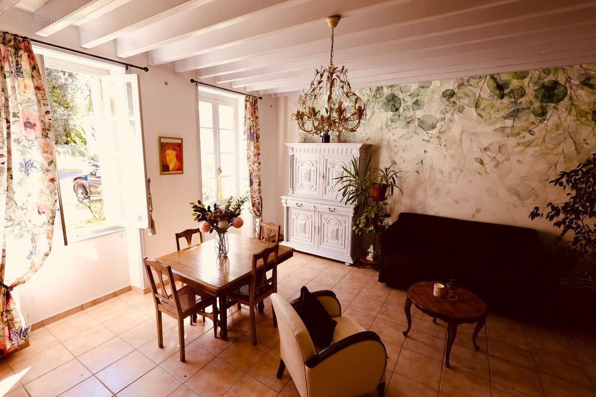 Maison à MESCHERS-SUR-GIRONDE