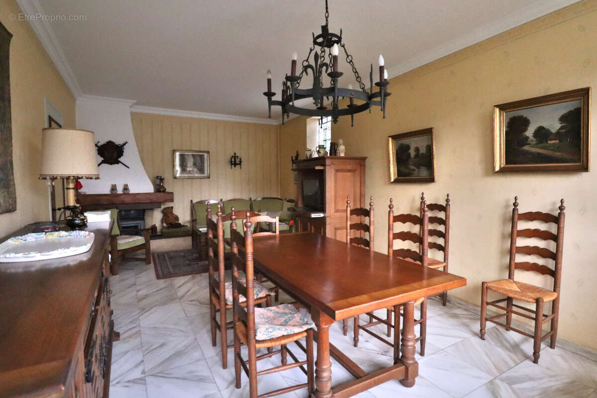 Maison à SAINT-JULIEN-LES-VILLAS