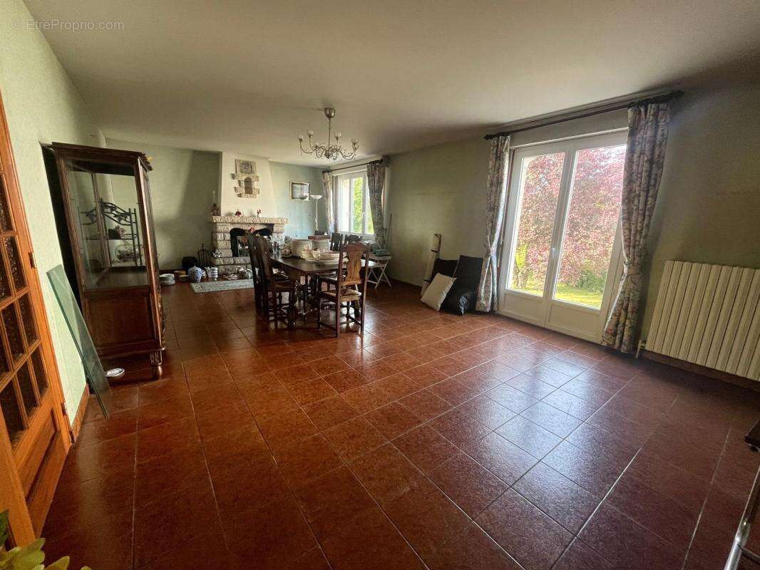 Maison à SAINT-MARCEL