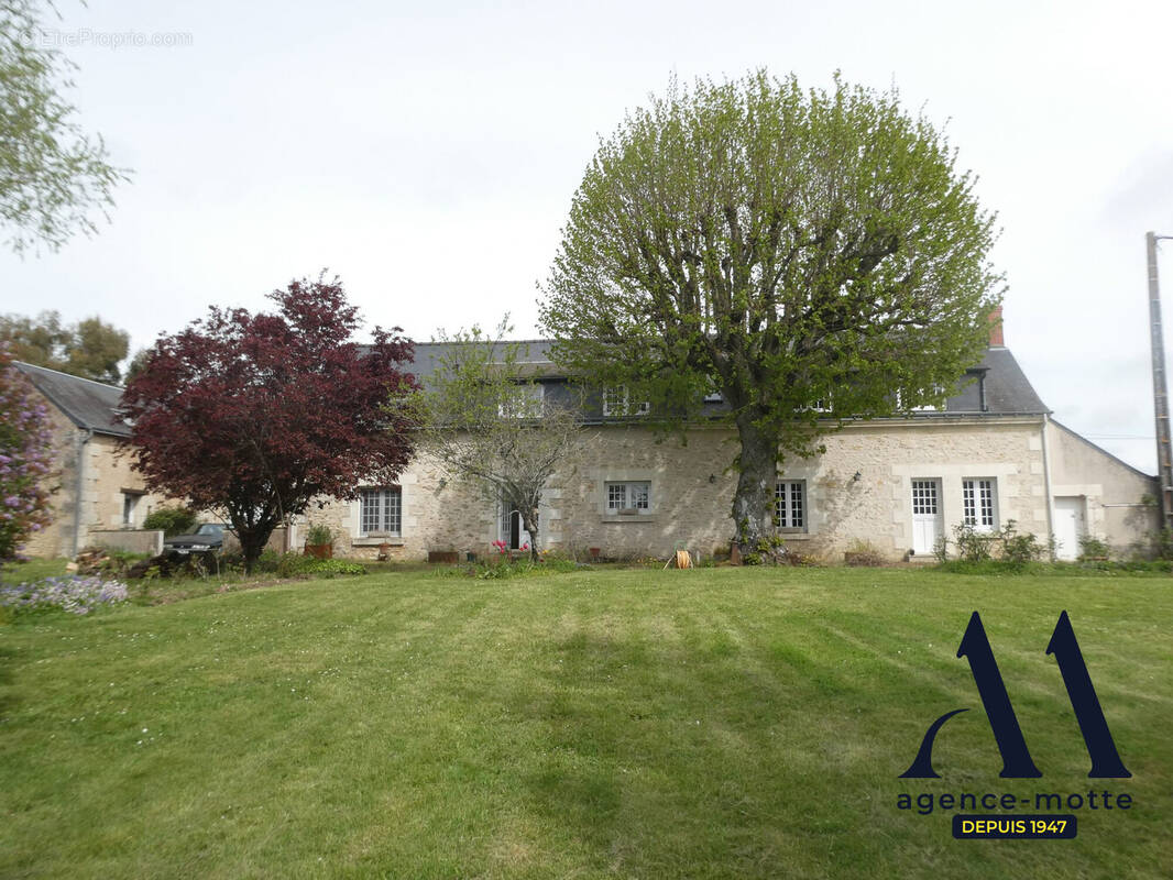 Maison à CHARENTILLY
