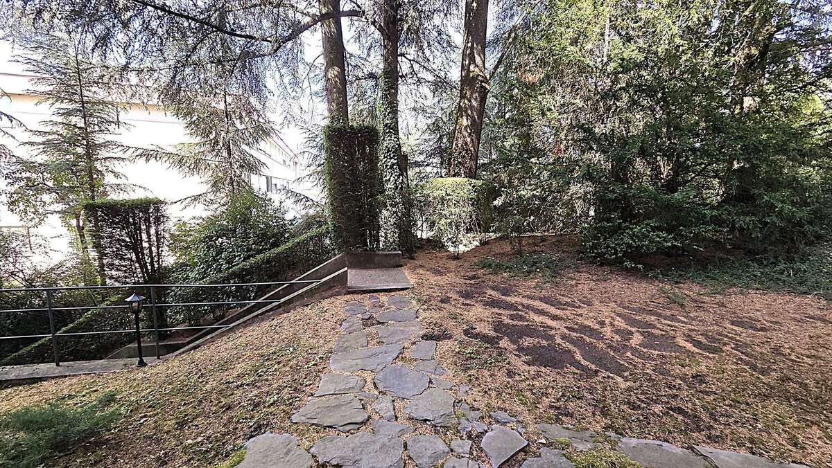Appartement 41 m² à Saint-Etienne  - photo 6