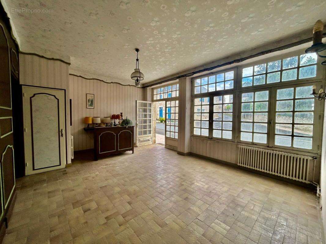 Commerce à CRESSENSAC