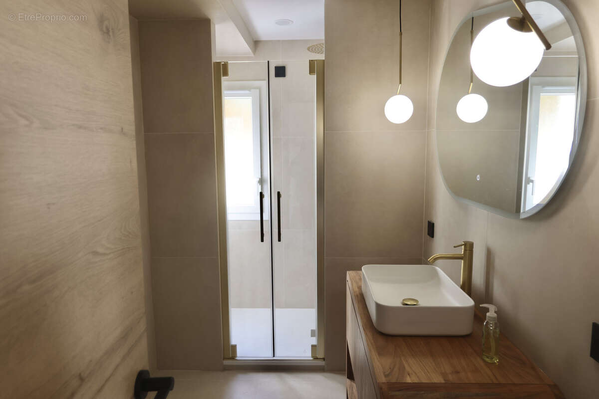 Appartement à SIX-FOURS-LES-PLAGES