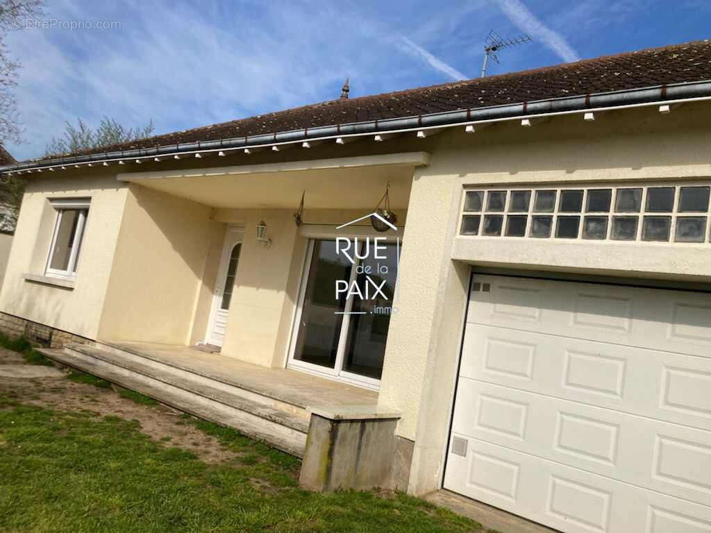 Maison à DANGE-SAINT-ROMAIN