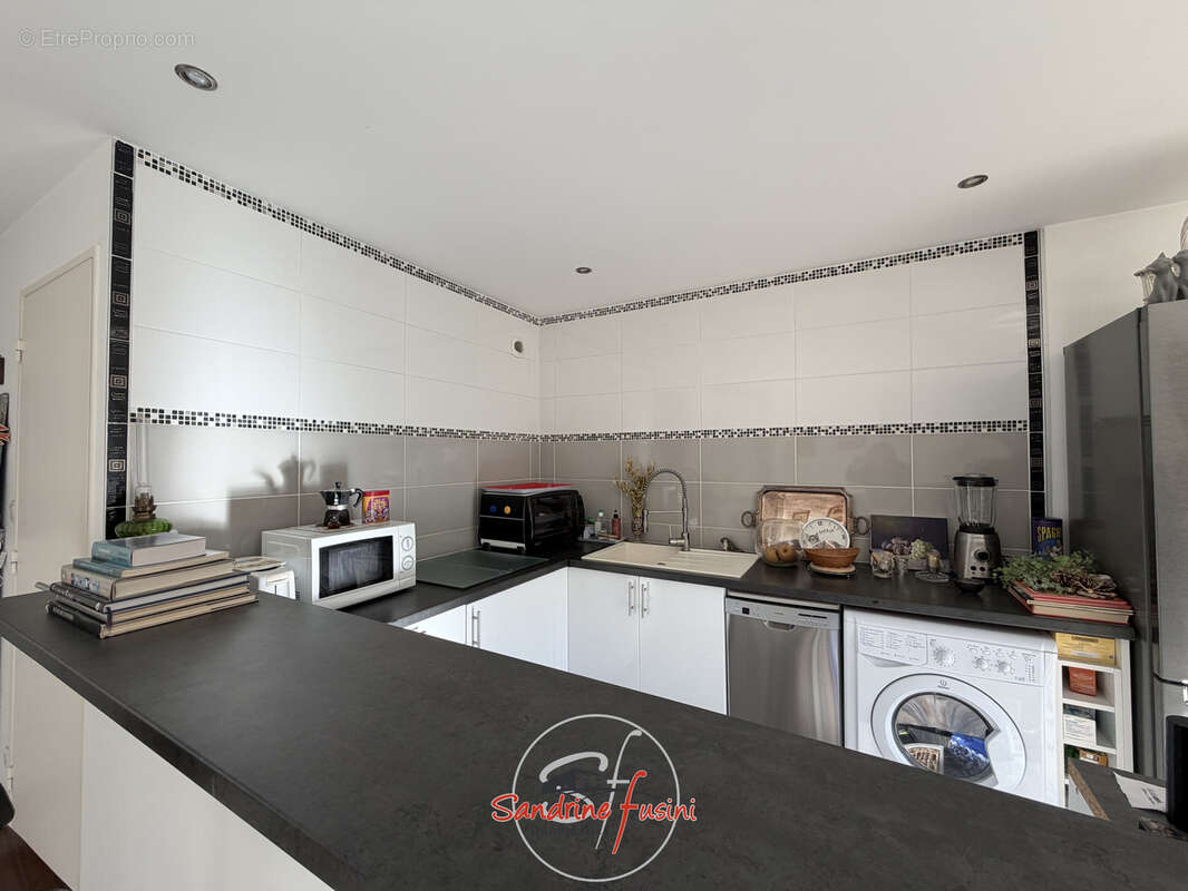 Appartement à CARROS
