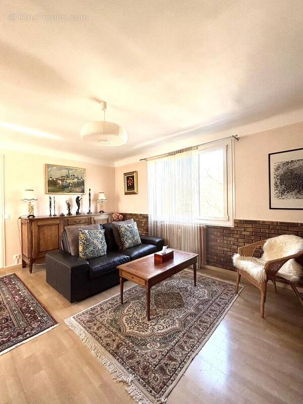 Photo 1 - Appartement à LA CELLE-SAINT-CLOUD