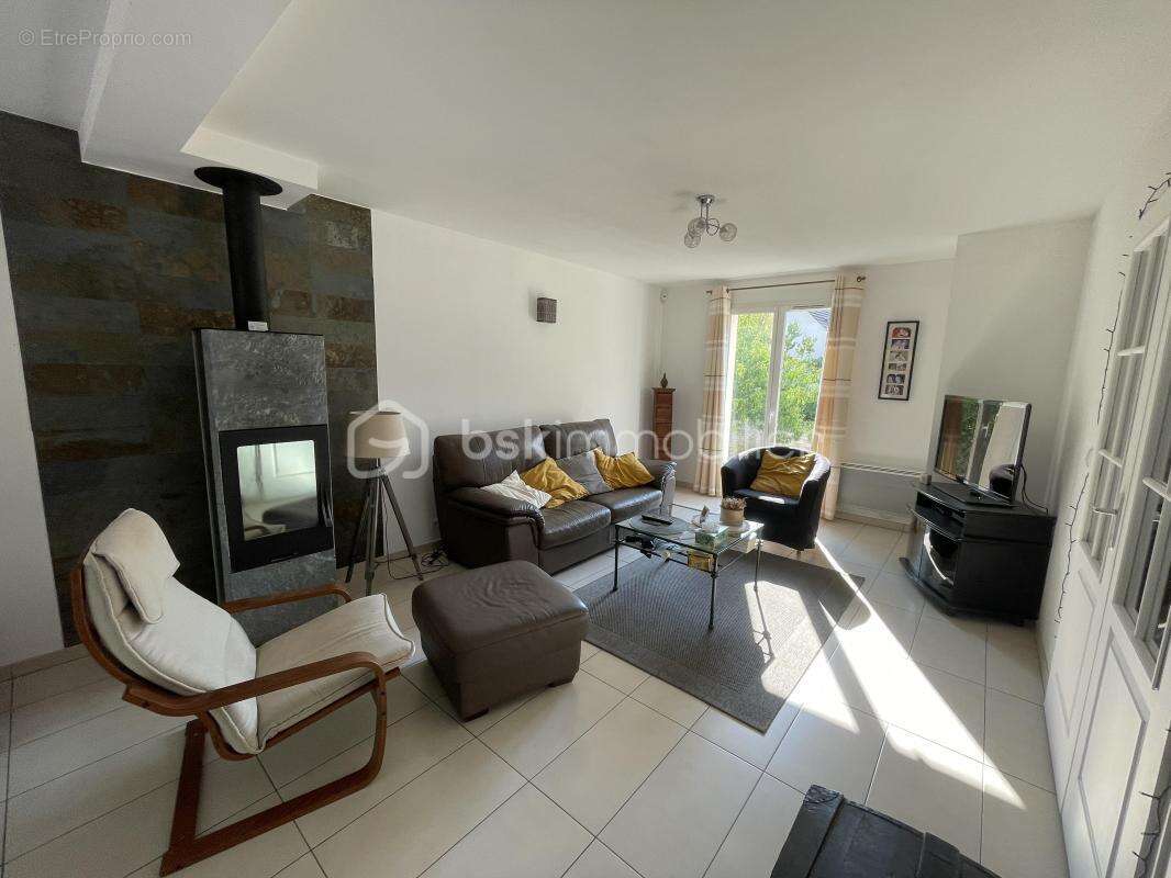Maison BOIS LE ROI - 131m² - 4 chambres - photo 2