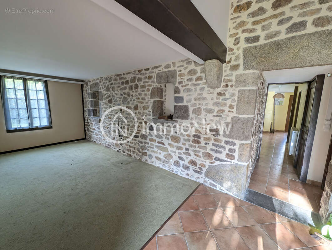 Propriéte de 202 M2 sur un terrain constructible de 1565 m2 - photo 17