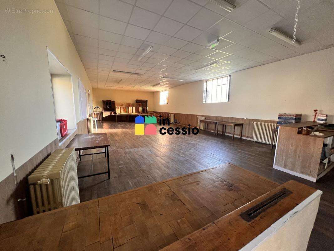 ? À VENDRE – Ancien Hôtel “Le Croissant” – Cérans- - photo 6