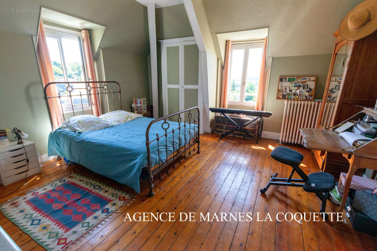 Maison à VILLE-D'AVRAY