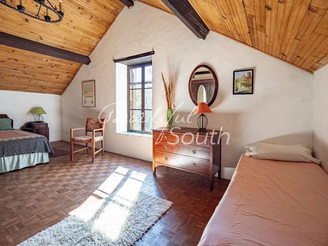 Ensemble immobilier atypique, secteur prades - photo 25