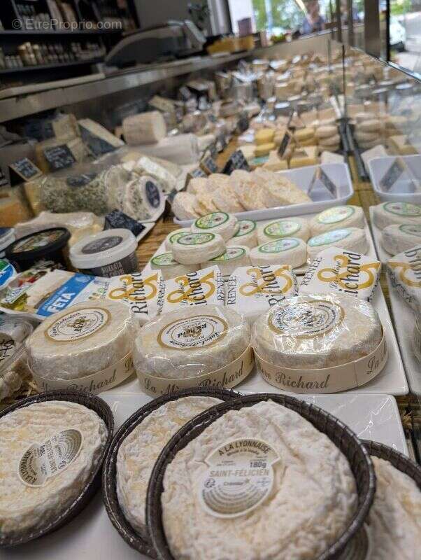 Photo 3 - Commerce à MONTROND-LES-BAINS