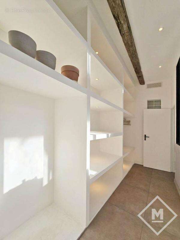 Appartement à MARSEILLE-6E