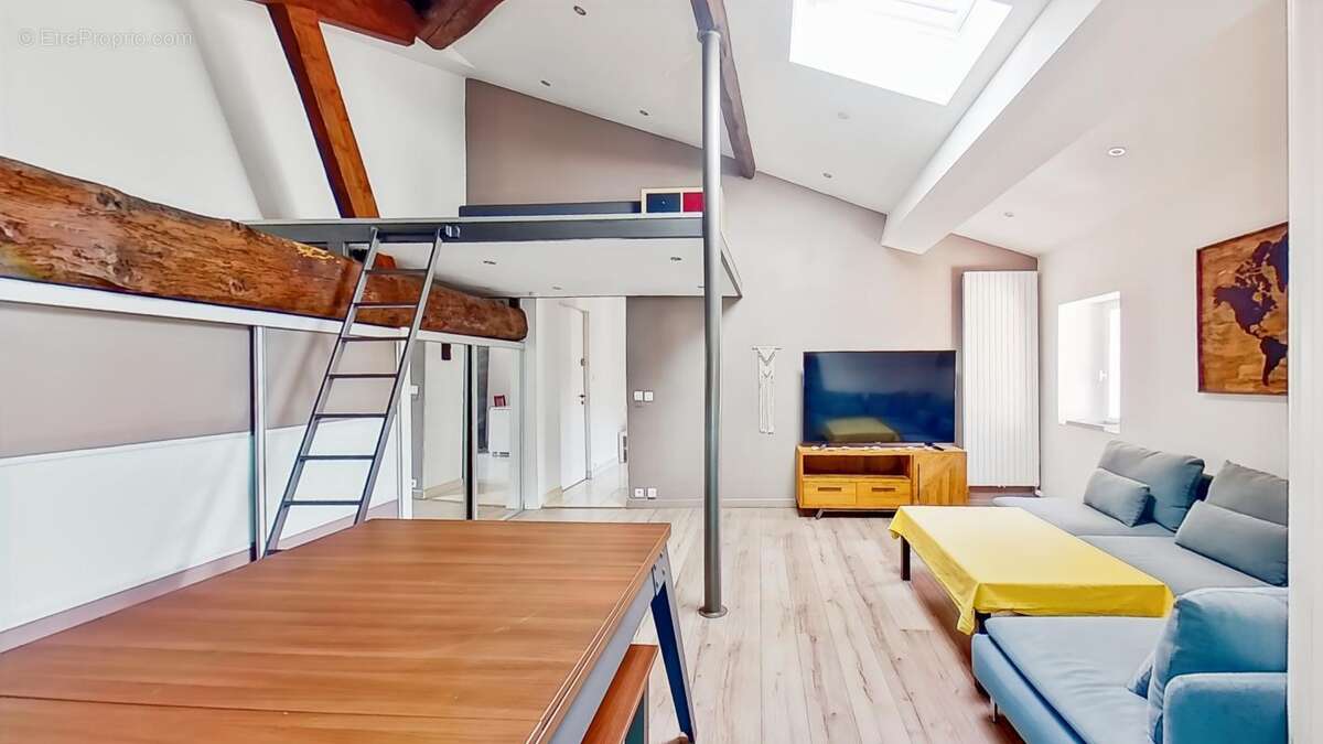 Appartement à MIRIBEL