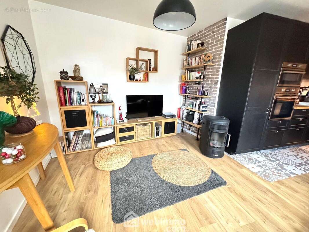 voici le séjour - Appartement à BONDOUFLE