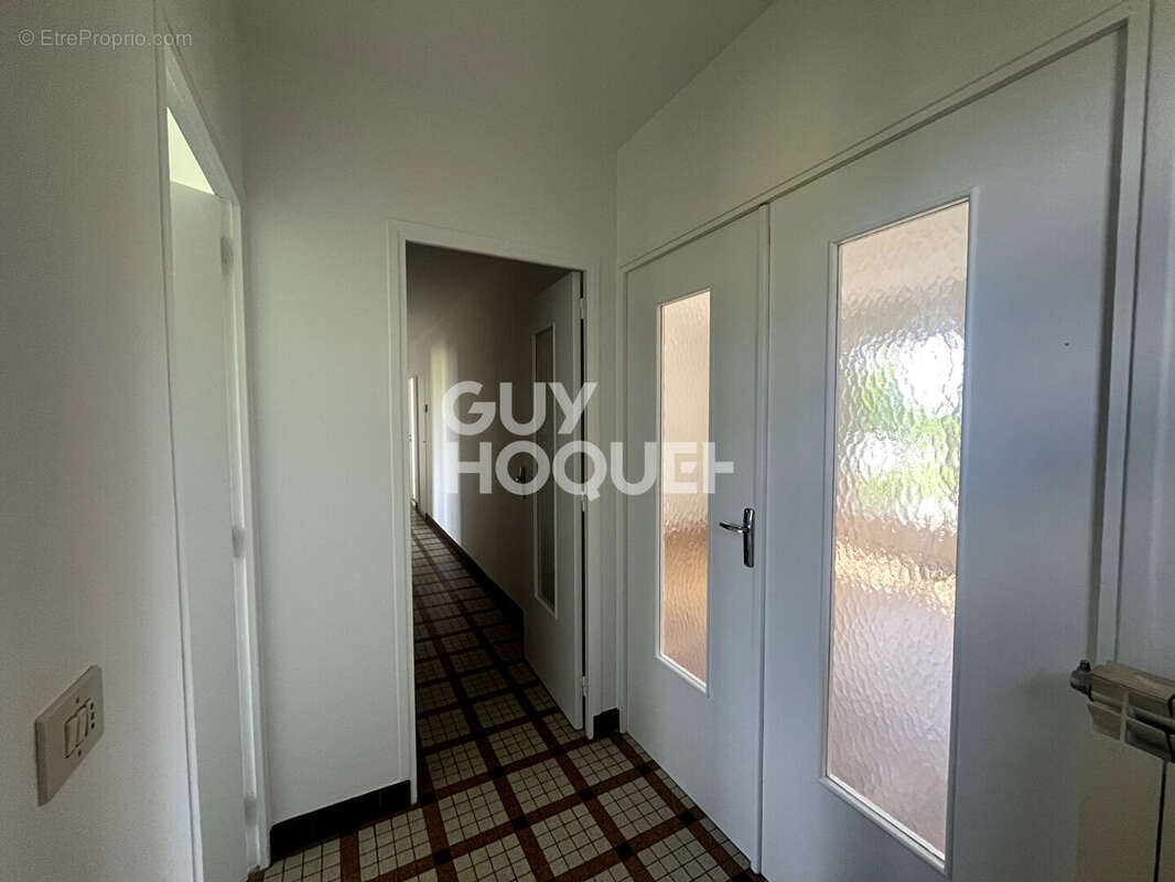 Maison à SAINT-PRIEST-DES-CHAMPS