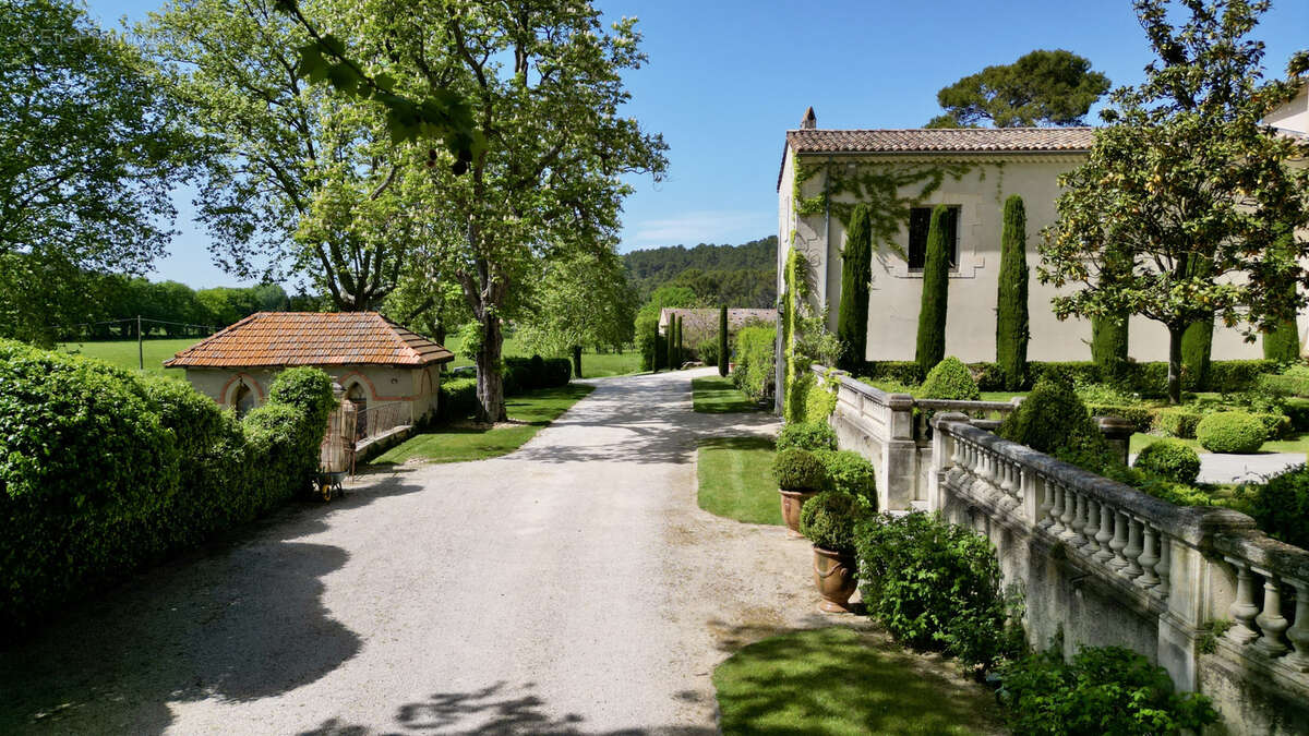 Maison à L'ISLE-SUR-LA-SORGUE