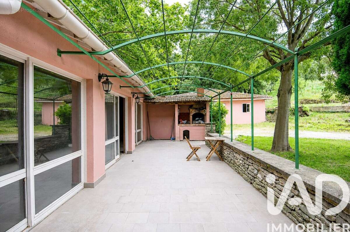 Maison 850 m² à Fontaine-De-Vaucluse  - photo 4
