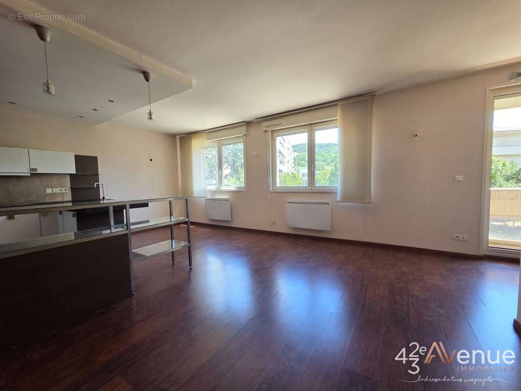 Appartement à SAINT-ETIENNE