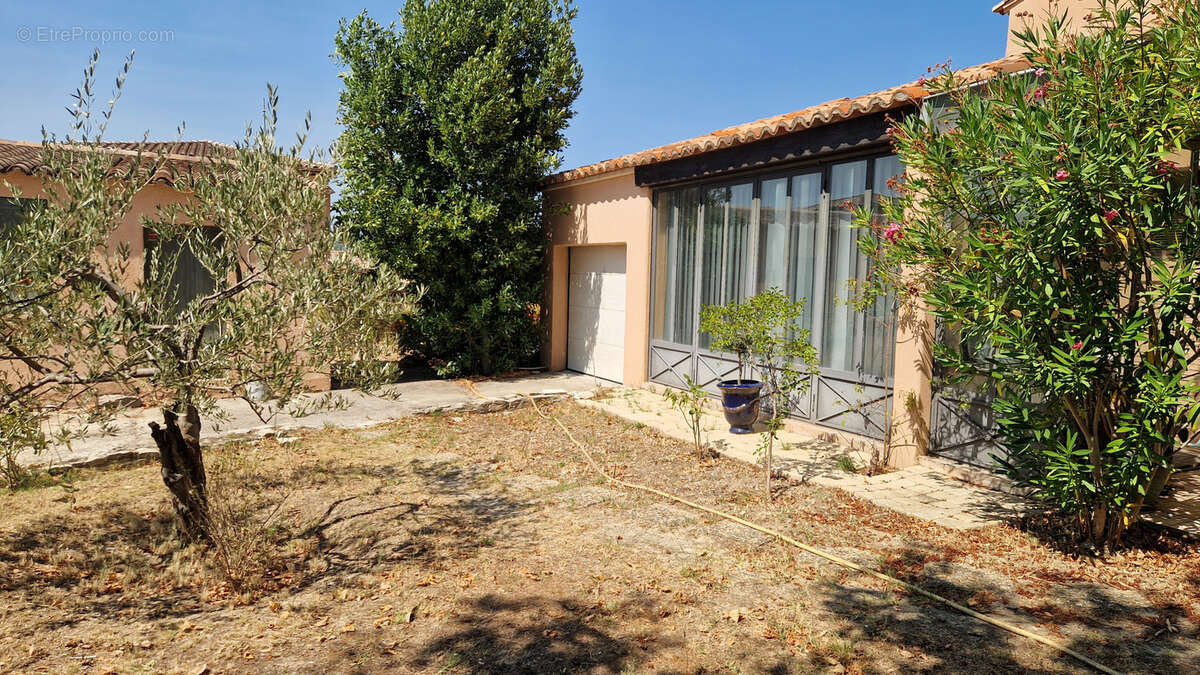 Langlade, en vaunage, villa traditionnelle r+1 avec dependances - photo 22