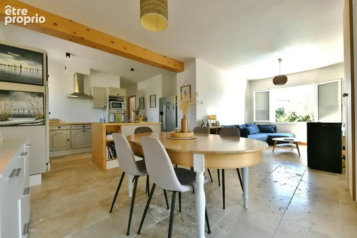 Maison méridionale de 230 m² avec maison d’invités, piscine et jardin dans Uzès - photo 5