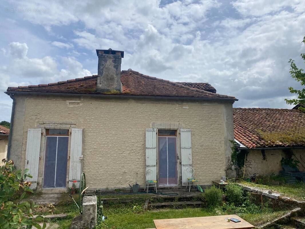 Maison à SALLES-LAVALETTE