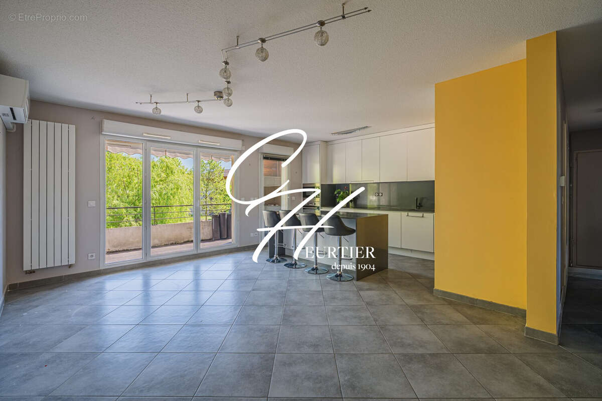 Appartement à LA BUISSE