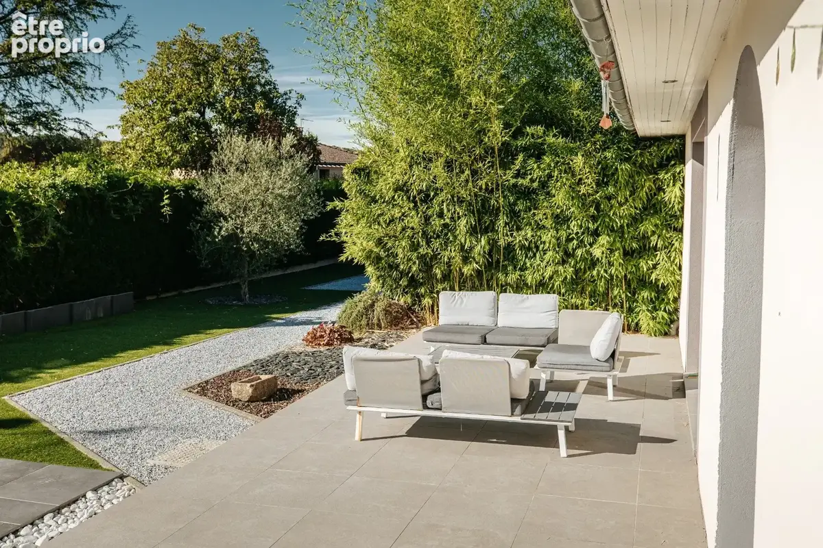 Meyrié   Maison 230m2 rénovée, 4 chambres, piscine   Gare de Bourgoin à 5 min - photo 3
