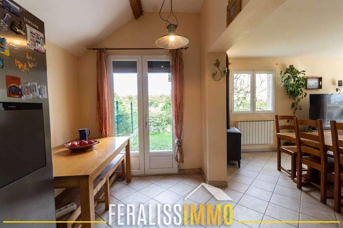 Maison à VAUX-SUR-SEINE