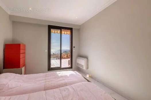 ROQUEBRUNE-CAP-MARTIN QUARTIER VIGIE - À vendre, appartement avec vue mer panoramique à la frontière de Monaco - photo 3