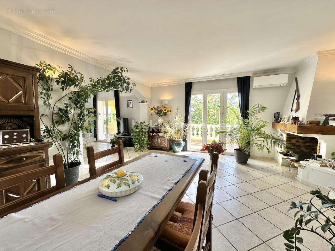 Maison à CAGNES-SUR-MER