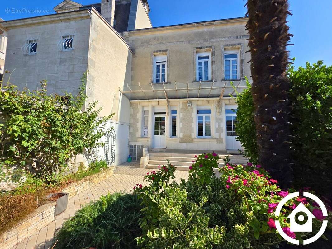 Maison 230 m² à Cognac  - photo 4