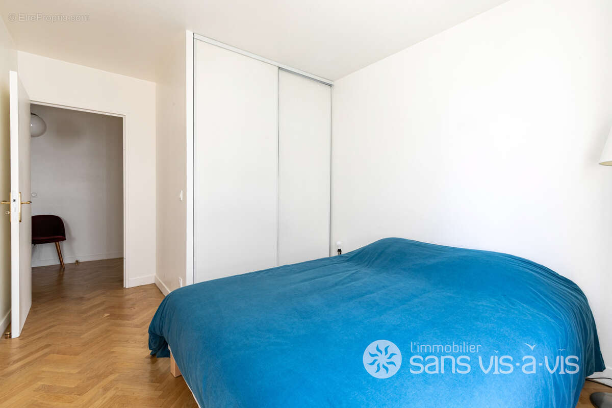 Appartement à COURBEVOIE