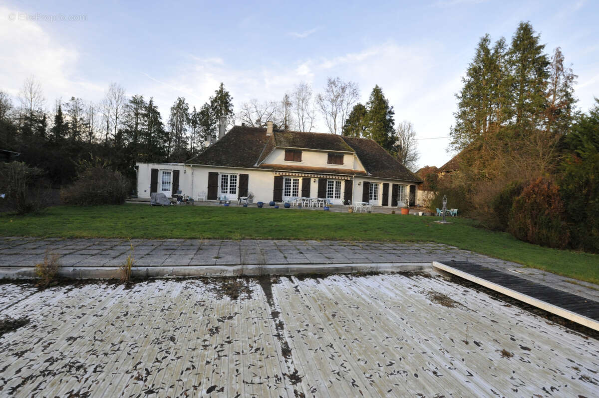 Maison à SAINT-JEAN-LIGOURE