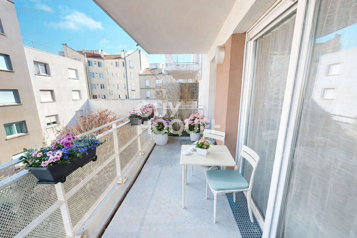 Appartement à AUBERVILLIERS